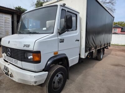 Vendo mercedes 710 año 2005 muy buen estado documentacion perfecta listo para trabajar vtv vigente