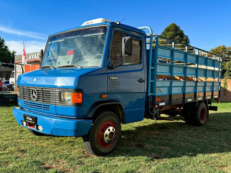 Vendo mercedes 710 1994 110000 km impecable